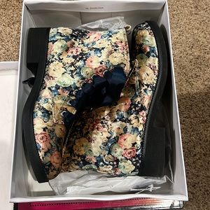 Dirty Laundry Flower Boots